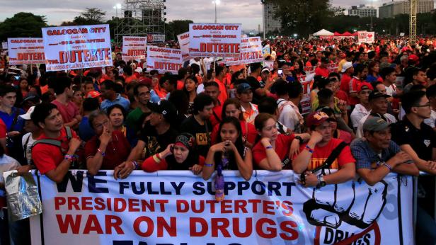 Manila: Proteste gegen Dutertes Anti-Drogen-Politik