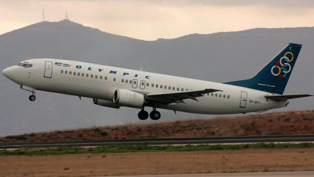Eine Boeing 737-400 der Olympic Airways startet.