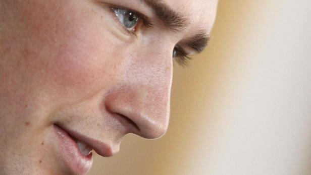 Kurz blieb realistisch - und sieht keinen Grund für Euphorie. Nahaufnahme vom Gesicht eines Mannes mit hellen Augen.