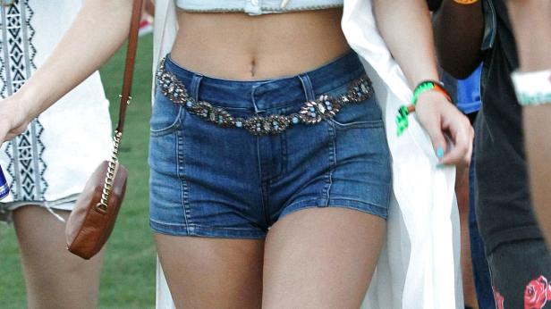 Hotpants: Unten ohne durch den Sommer