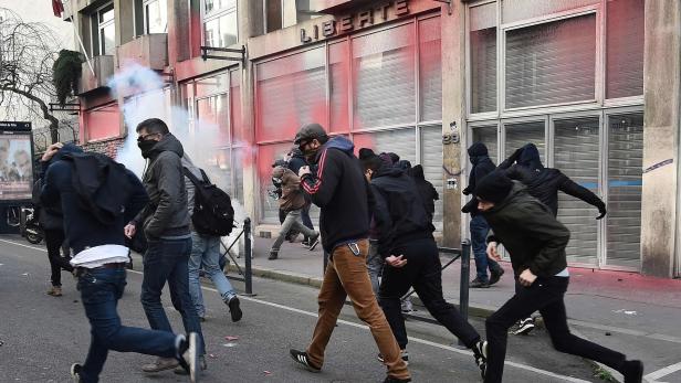 Nantes: Ausschreitungen bei Demonstration gegen Front National