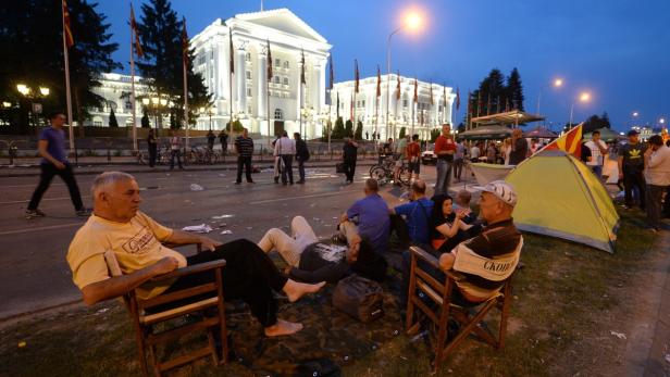 Großdemo gegen Regierung in Skopje