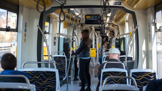 Budapest: Jungfernfahrt für längste Straßenbahn der Welt