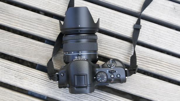 Test: Samsung-Kamera NX20 funkt Fotos per WLAN