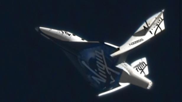 Das Raumschiff „Virgin SpaceShip Unity“ im Flug.