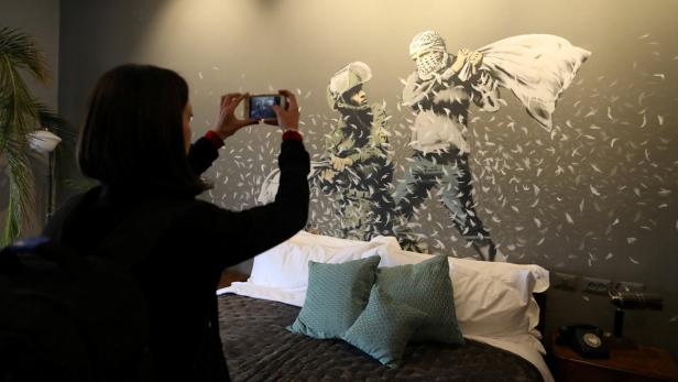 Banksy eröffnete "Walled Off Hotel" in Bethlehem