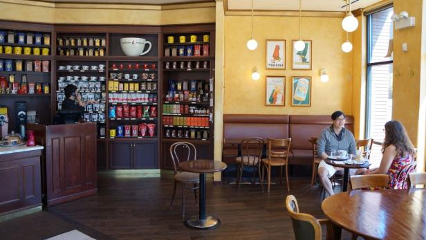 Das erste Kaffeehaus eröffnete Meinl vor zwölf Jahren. Die Einrichtung wurde eigens von einer Kremser Tischlerei gefertigt