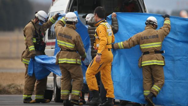 Japan: Bergretter-Helikopter prallt gegen Felsen - neun Tote