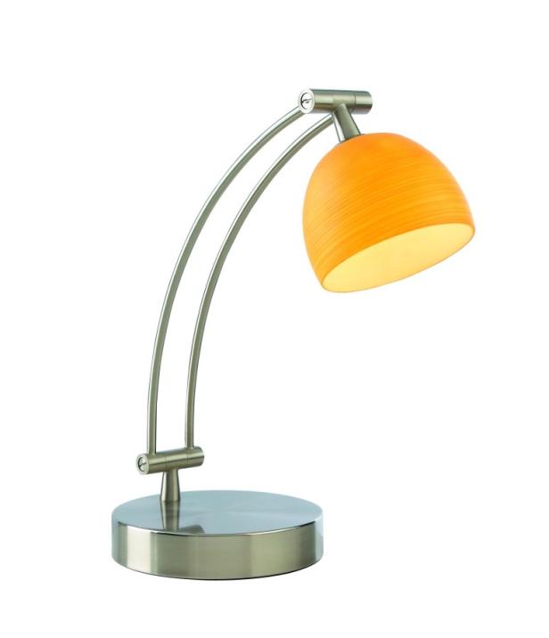 Eine moderne Schreibtischlampe mit orangefarbenem Schirm und silbernem Gestell.