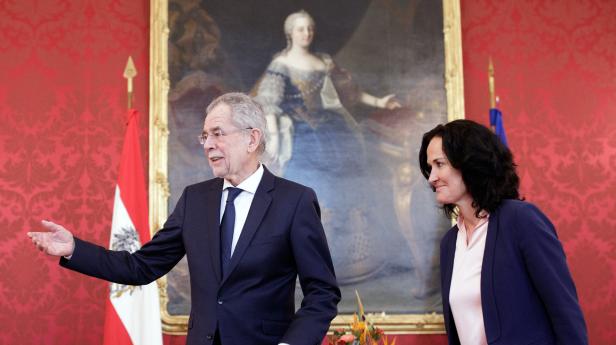 ARBEITSGESPRÄCH: GRÜNE KLUBOBFRAU GLAWISCHNIG UND