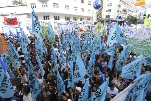 Gewerkschaften riefen in Argentinien zum Generalstreik auf