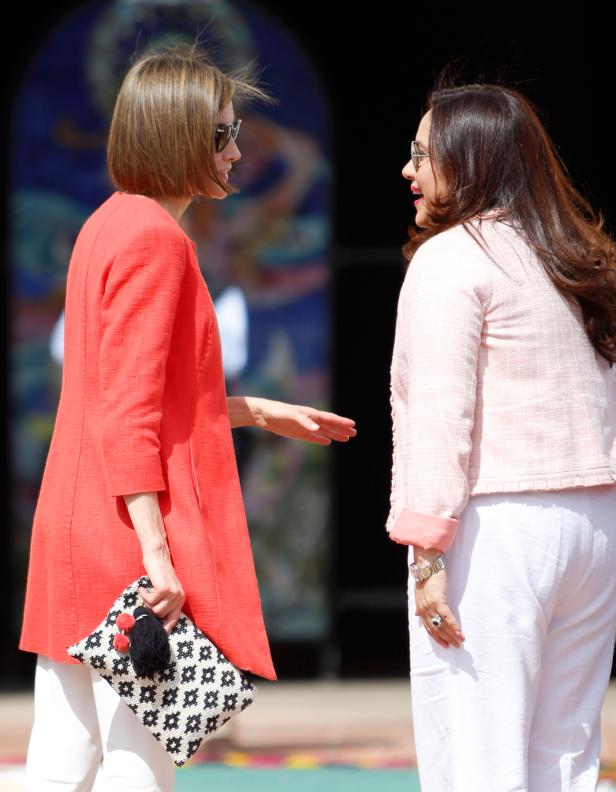Lockere Königin Letizia: Ohne Felipe in Honduras