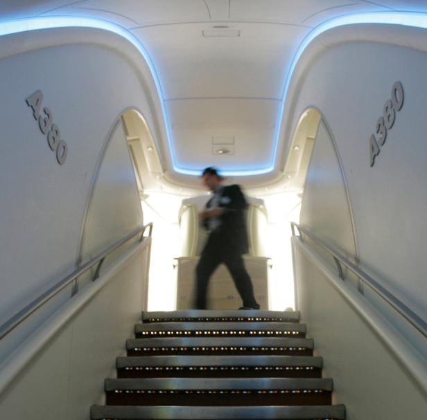 A380: Mehr Sitze geplant, Treppe soll weg
