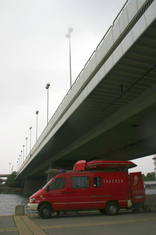 Mutprobe: Todessprung von der Reichsbrücke