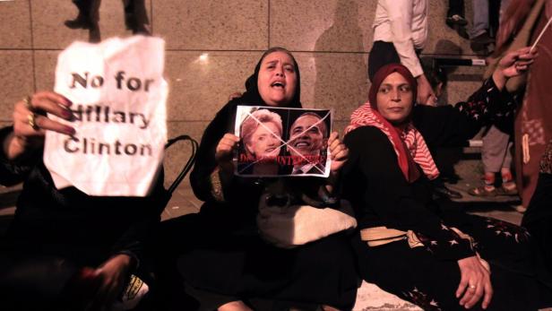 Ägypten: Clinton mit Tomaten beworfen