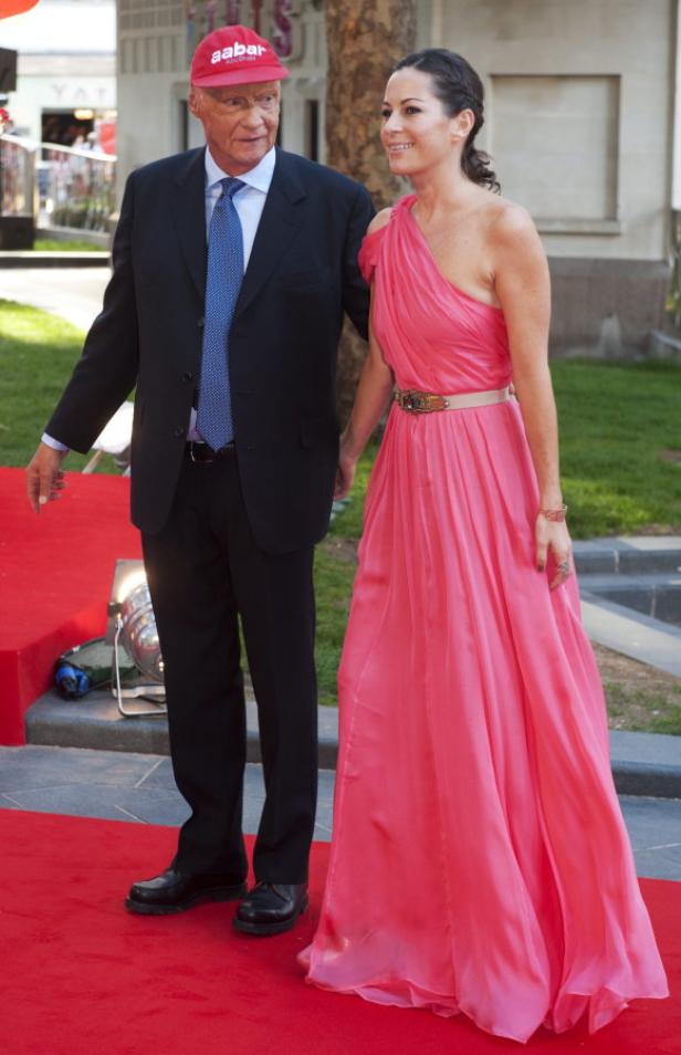 Niki Lauda mit seiner Frau Birgit auf dem roten Teppich.