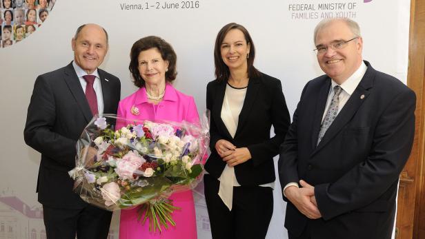 Königin Silvia zu Konferenz in Wien eingetroffen