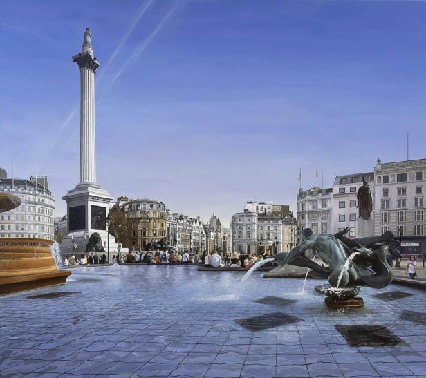 Der Trafalgar Square in London mit der Nelsonsäule und den Brunnen.