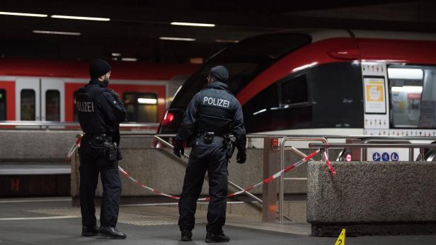 Düsseldorf: Neun Verletzte bei Axt-Attacke