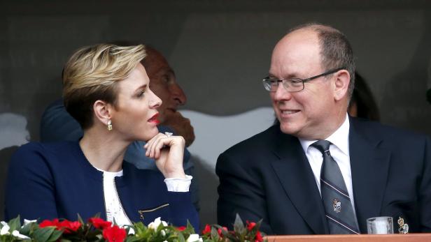 Fürst Albert und Charlène von Monaco bei einer Veranstaltung.