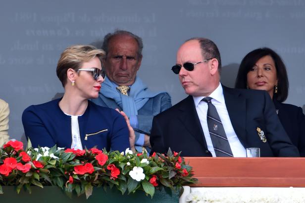 Fürst Albert II. und Charlène von Monaco bei einer Veranstaltung.