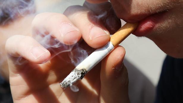 Rauchverbot unter 18: "Es rauchen trotzdem alle"