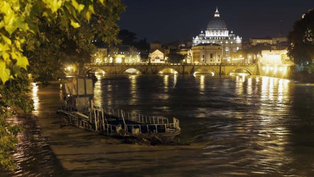 Italien: Tausende flüchten vor der Flut