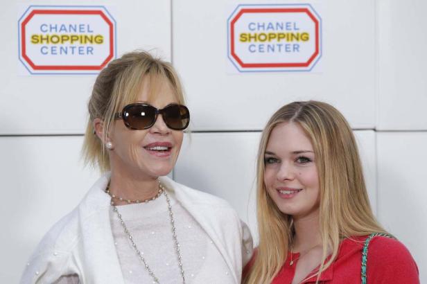 Melanie Griffith schminkt ihr Liebes-Tattoo weg