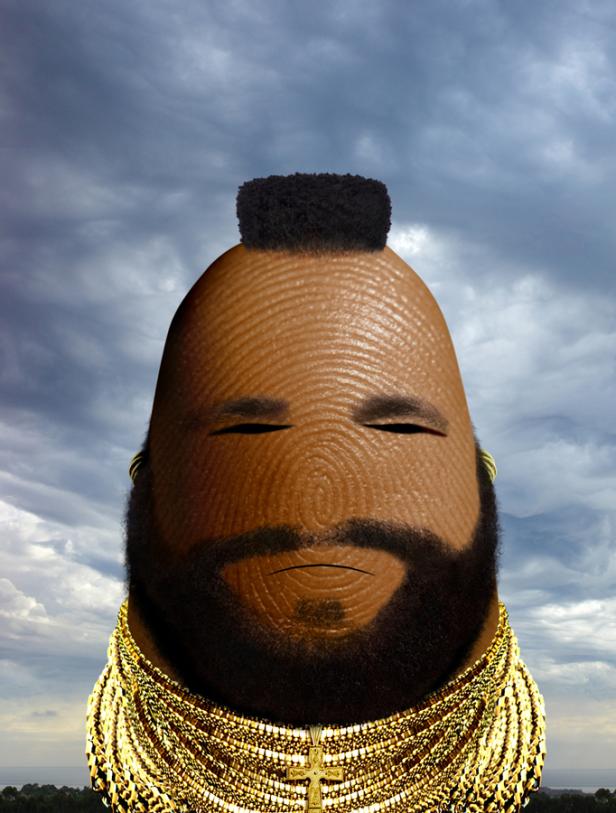 Ein Fingerabdruck, der das Gesicht von Mr. T mit Goldketten darstellt.