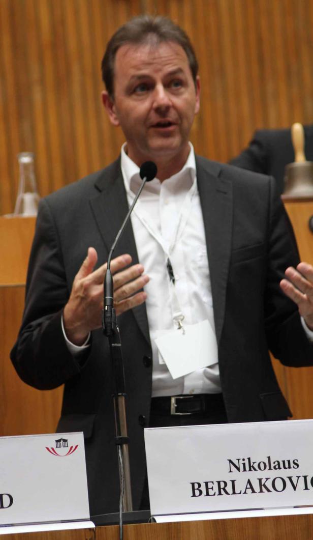 Nikolaus Berlakovich spricht bei einer Veranstaltung.