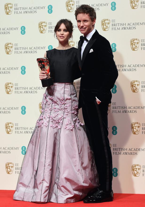 Felicity Jones und Eddie Redmayne bei den British Academy Film Awards.