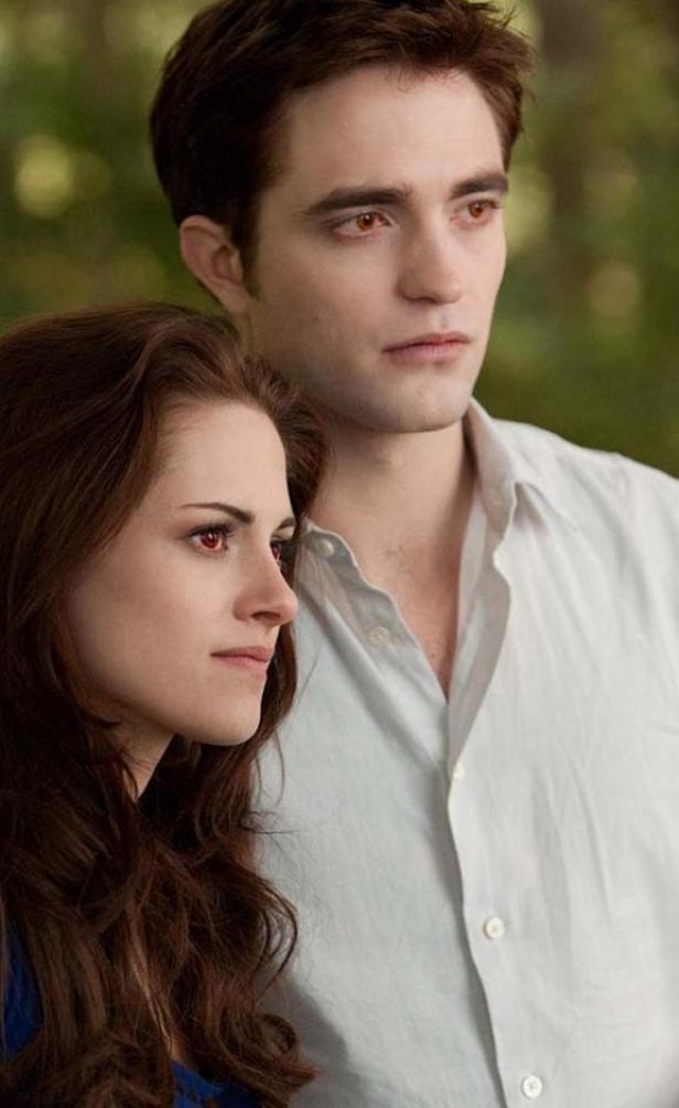 Robert Pattinson und Kristen Stewart als Edward und Bella in „Twilight“.