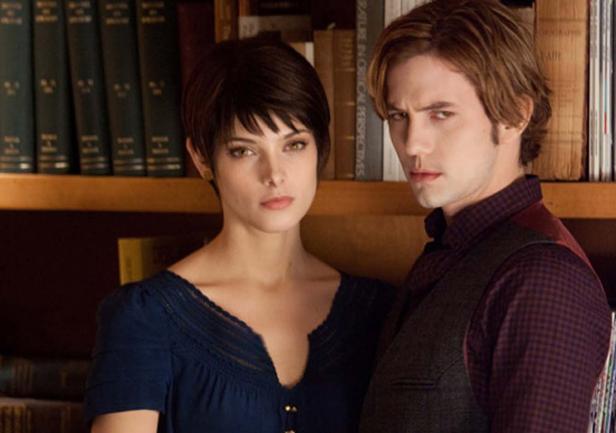 Ashley Greene und Jackson Rathbone in einer Szene aus dem Film „Twilight“.