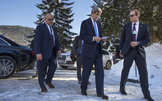 U.S. Secretary of State Kerry arrives for a meetin USA: Mehr Länder sollen Flüchtlinge aufnehmen