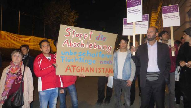 Fotos von der Kundgebung gegen drohende Abschiebungen nach Afghanistan