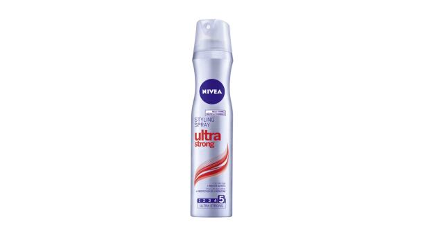Eine Flasche Nivea Styling Spray Ultra Strong.