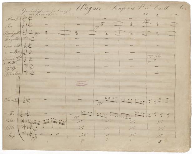 Eine Seite der handgeschriebenen Partitur für Wagners Sinfonie Nr. 3 in d-Moll.