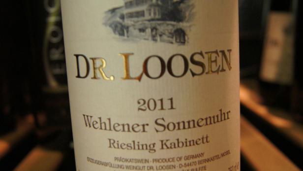 Eine Flasche „Dr. Loosen Wehlener Sonnenuhr Riesling Kabinett“ aus dem Jahr 2011.