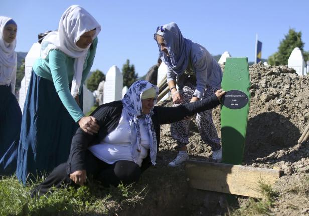 Srebrenica: Serbiens Premier von Gedenkfeier vertrieben