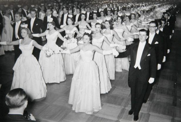 Opernball 1956: Zwei Debütanten erzählen