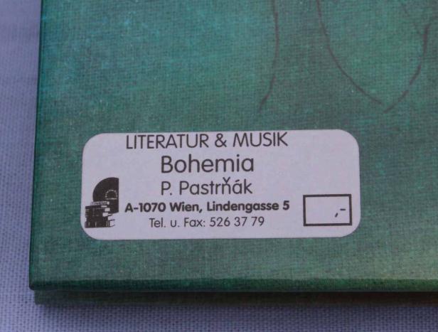 Ein Aufkleber mit der Aufschrift „Literatur & Musik Bohemia“ in Wien.