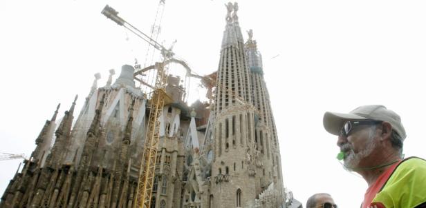 Die Sagrada Familia in Barcelona befindet sich im Bau.