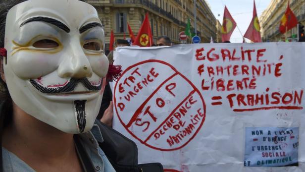 Frankreich: Demo für Ende des Ausnahmezustands