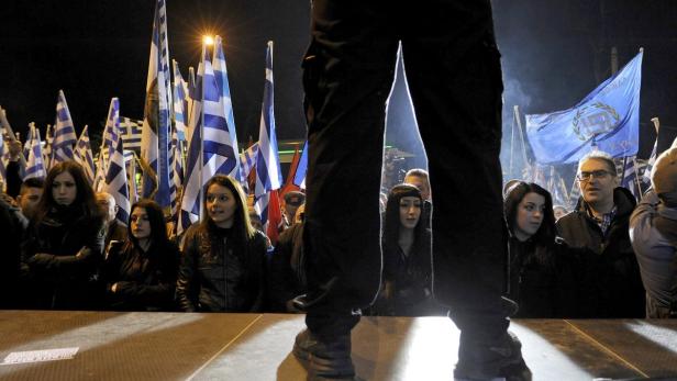 2000 Nazipartei-Anhänger marschierten in Athen