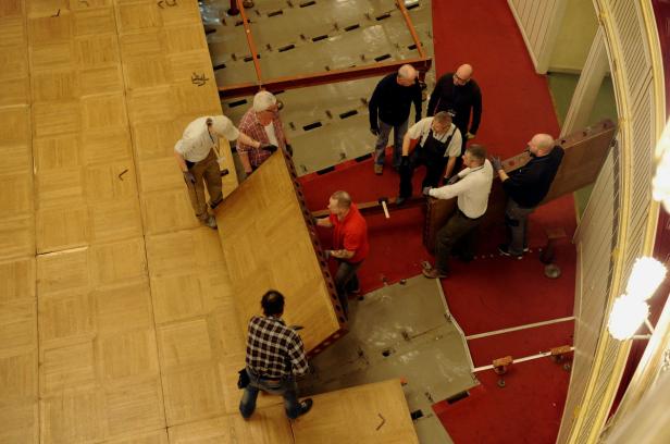 Opernball: Staatsoper verwandelt sich in prachtvollen Ballsaal