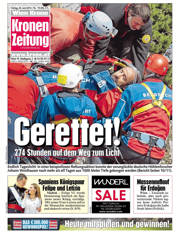 Johann Westhauser wird nach einer Rettungsaktion aus einer Höhle geborgen.