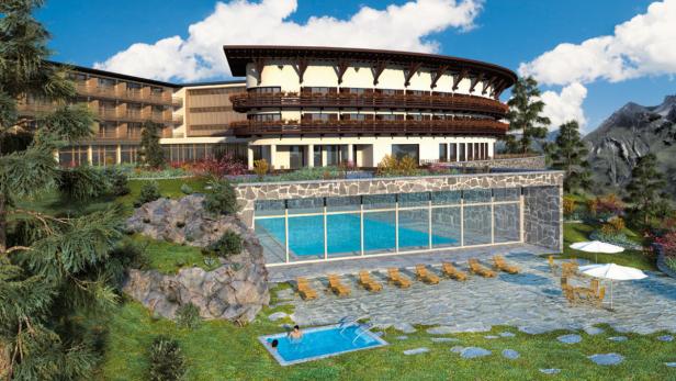 Ein Hotel mit Pool und Bergblick an einem sonnigen Tag.