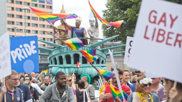 Christopher Street Day: Halbe Million feiert in Berlin