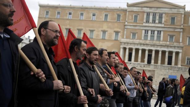 Griechenland im Streik, Brandsätze in Athen