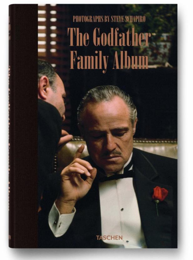 Das Buch „The Godfather Family Album“ mit Marlon Brando auf dem Cover.